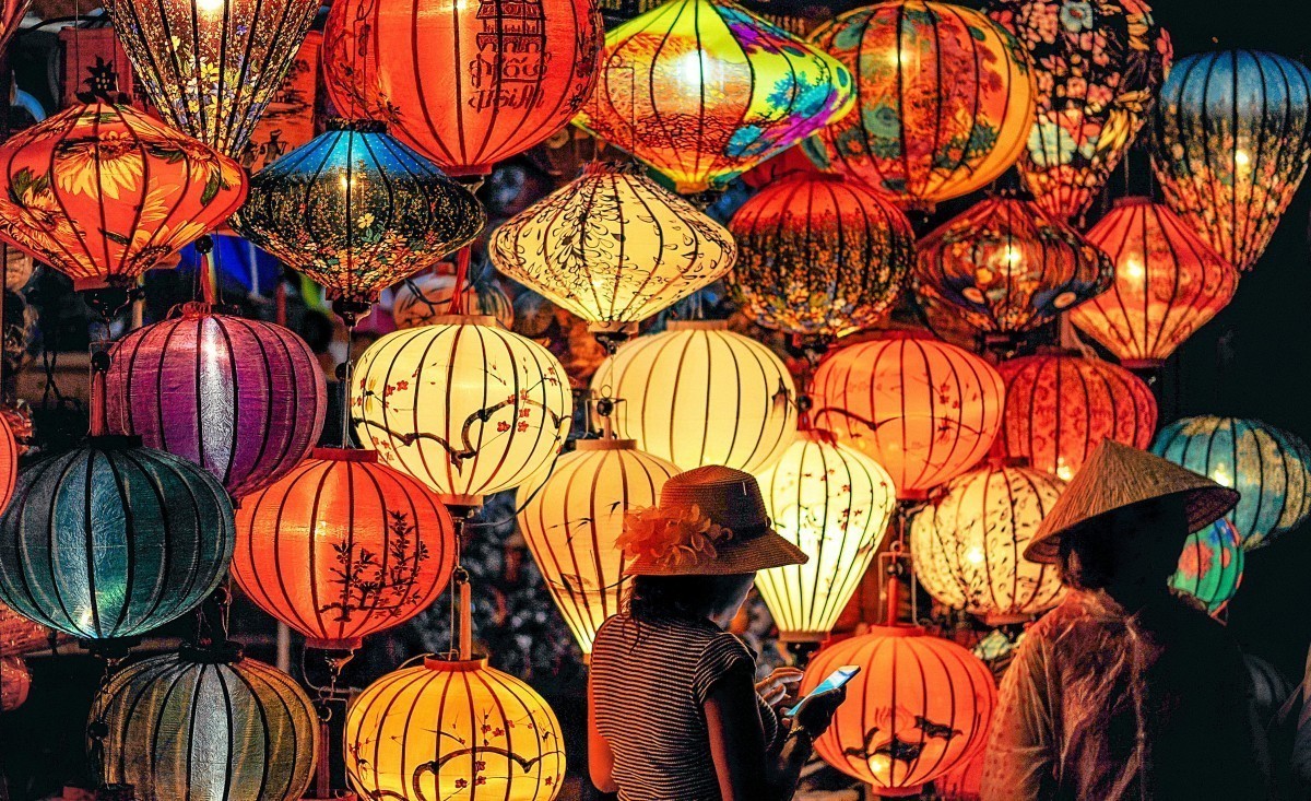Cultural Etiquette: Dos and Don'ts When Traveling Abroad - image 3
