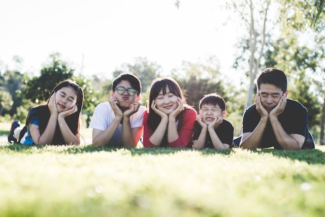 How to Set Healthy Boundaries with Family Members
