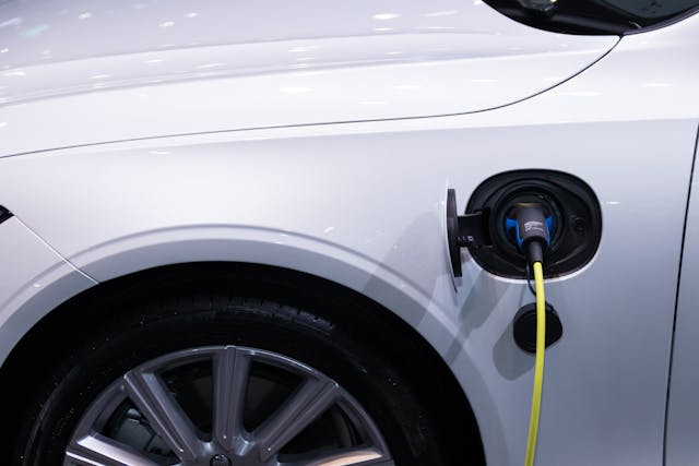What Are Electric Cars?
